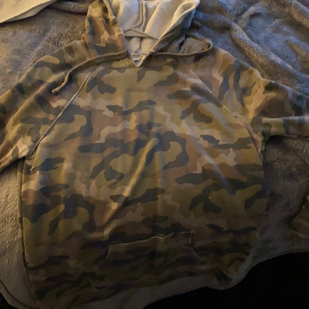 Brand: American Eagle , Color: Camo, Size: M